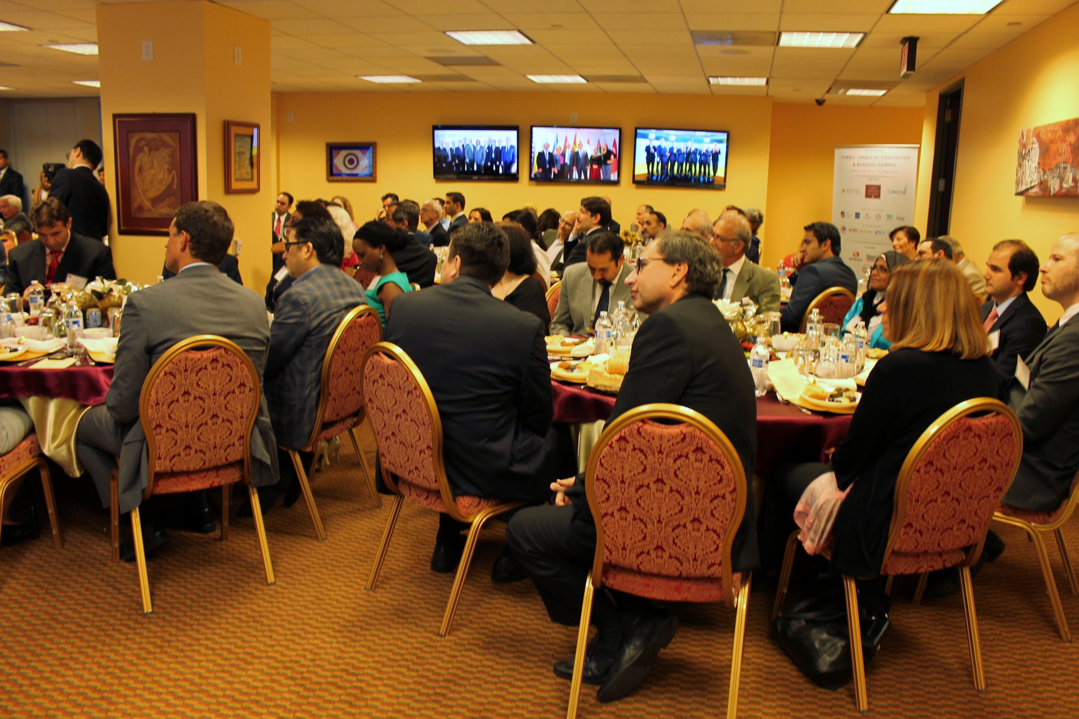 @rumiforum TAA signature iftar with distinguished guests celebrating  #friendship & #dialogue