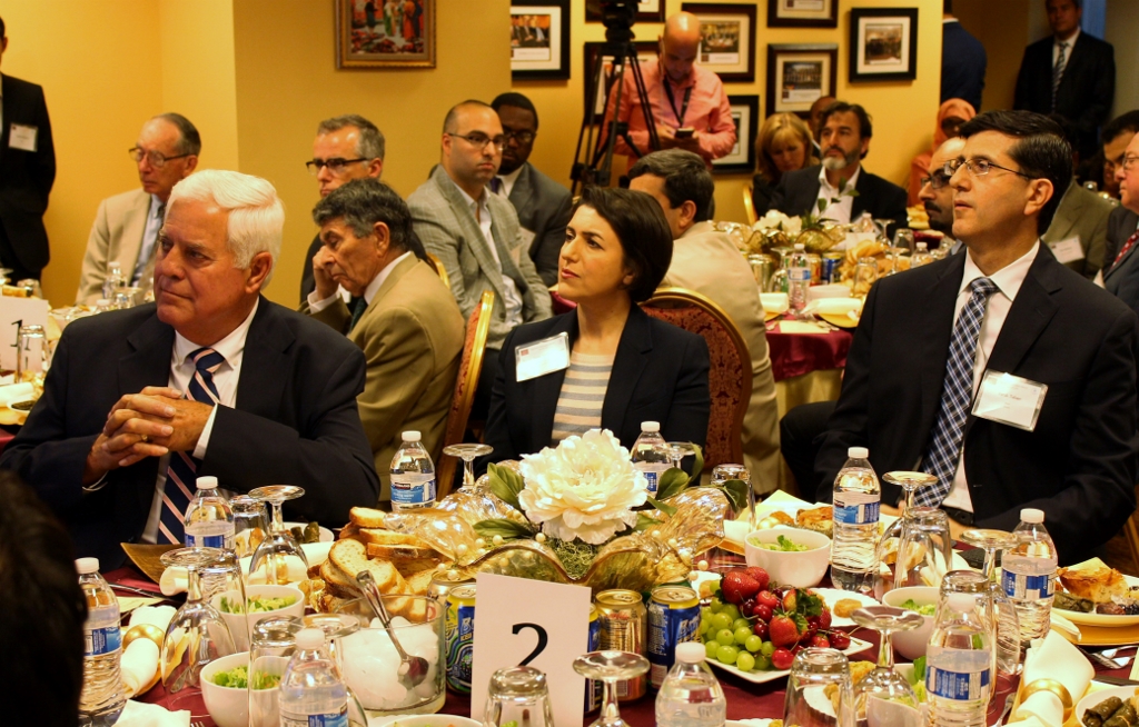 @rumiforum TAA signature #iftar with distinguished guests celebrating  #friendship & #dialogue